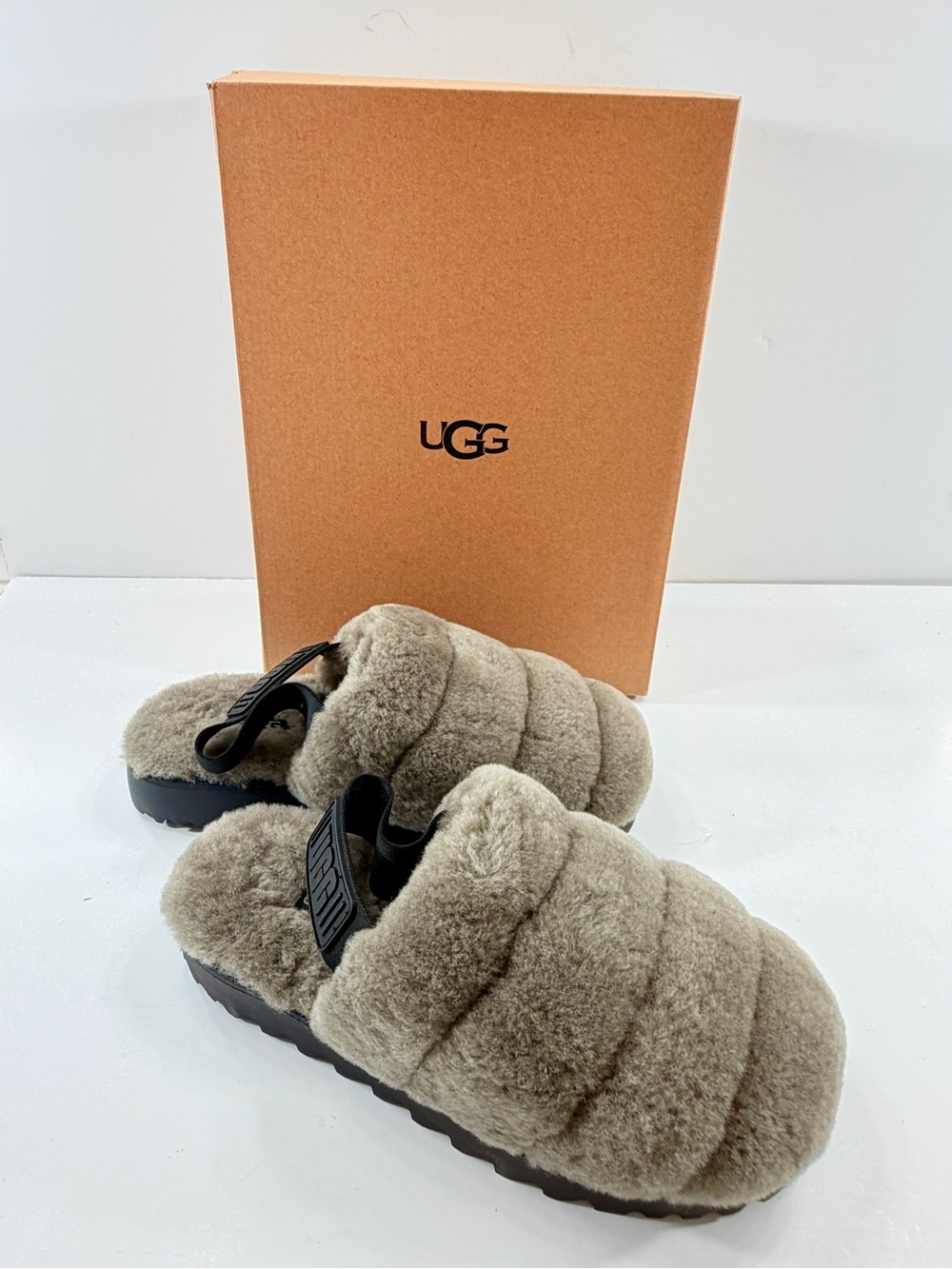 UGG Women's Super Fluff Slipper 1121751 Burnt Olive Size US 7, EU 38 NIB
